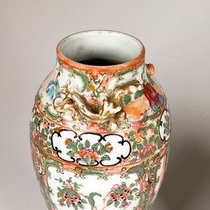 Dos Floreros Orientales de Loza: Estilo Cantón y Decoración Floral - imagen 5