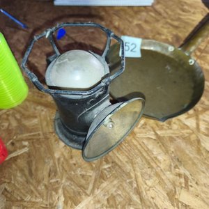 Antigua Sartén de Cobre y Farol de Metal - imagen 1