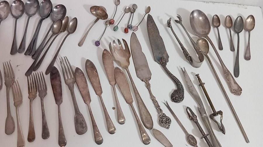 Lote de cubiertos antiguos y vintage de diversos estilos y fabricantes - imagen 5