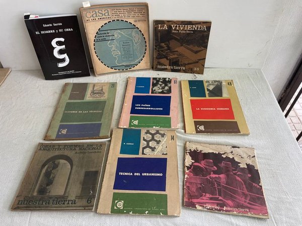 Lote de Libros: Urbanismo, Economía, Arquitectura y Casa de las Américas - imagen 1