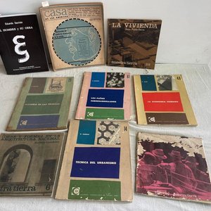 Lote anterior: Lote de Libros: Urbanismo, Economía, Arquitectura y Casa de las Américas