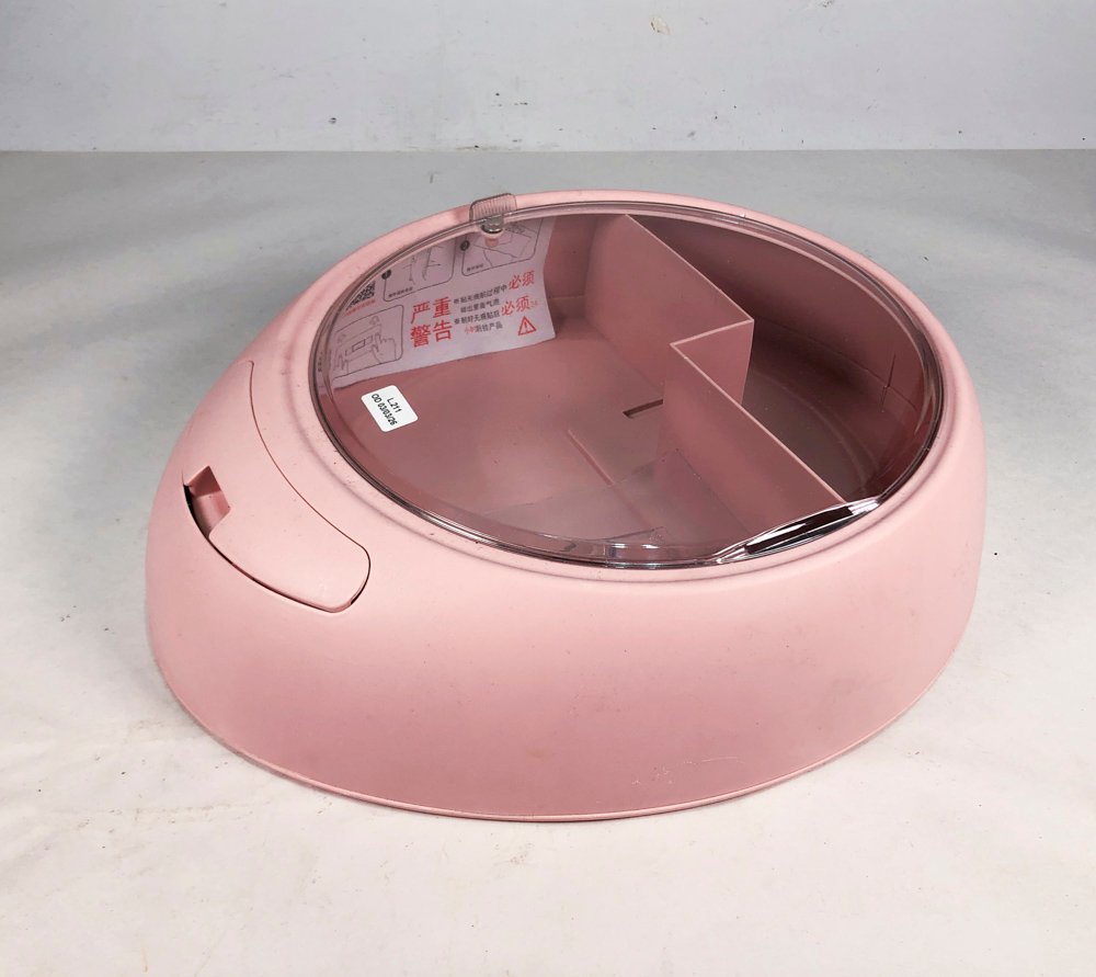 Vitrina para maquillaje en melamina color rosado con soporte y tapa - imagen 3