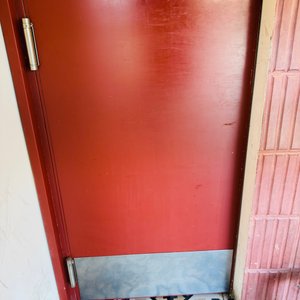 Dos Puertas Vaivén Madera Laqueada con Ojo de Buey y Bajo de Acero Inoxidable - imagen 8