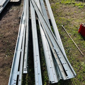 Lote siguiente: Lote de 8 Perfiles Galvanizados para Construcción