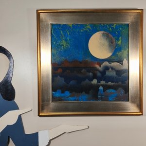 Pintura "Escena Nocturna con Luna" en Acrílico sobre Fibra, Marco Dorado - imagen 5