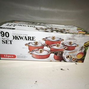 Lote siguiente: Set de 12 Ollas Rojas con Tapas de Acero Inoxidable