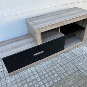 Rack de MDF Gris con Puerta Negra y Ruedas - imagen 5