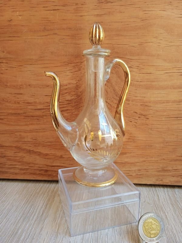 Lote siguiente: Jarra de Cristal con Detalles en Oro para la Eucaristía