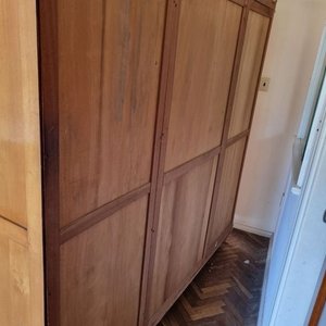 Antiguo Roper de Tres Cuerpos en Madera Noble con Espejo Ovalado - imagen 5