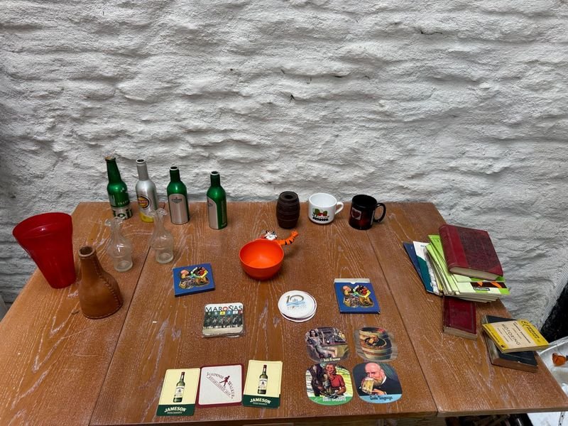 Lote de coleccionables vintage y diccionario técnico