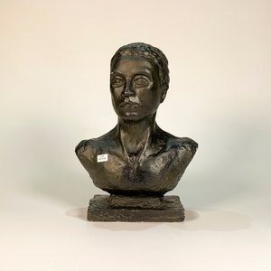 Lote siguiente: Busto de Hombre Africano en Yeso