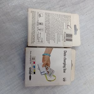 Caja con gran cantidad de cables diferentes - imagen 4