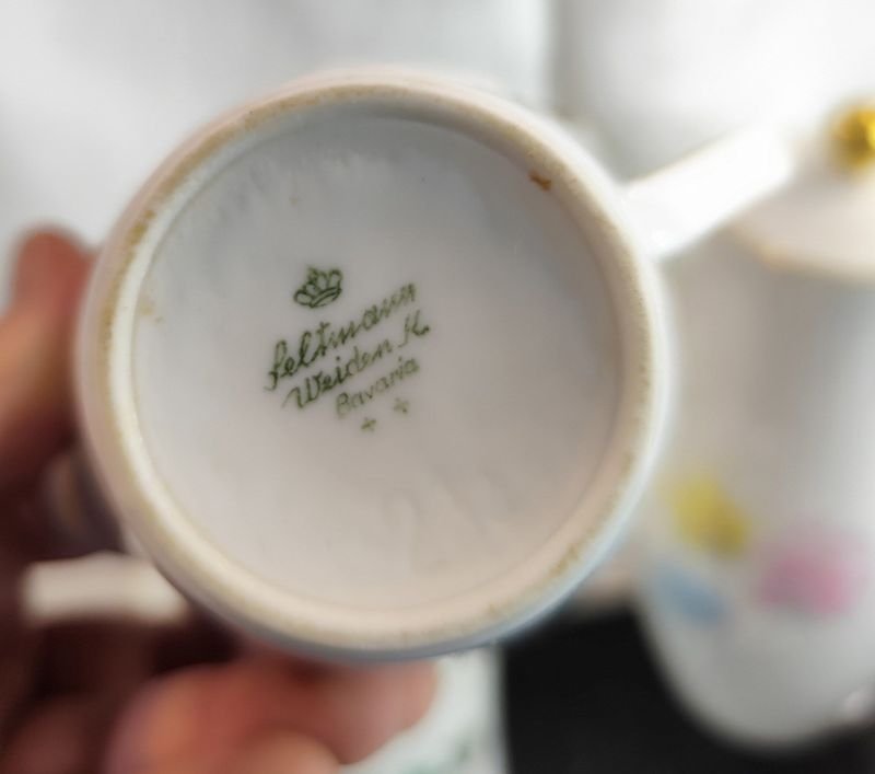 Porcelana alemana y loza inglesa: una colección de objetos antiguos - imagen 4