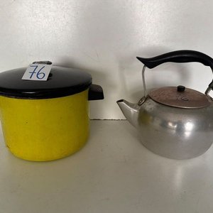 Olla Esmaltada Amarilla con Tapa Negra y Caldera de Aluminio - imagen 2