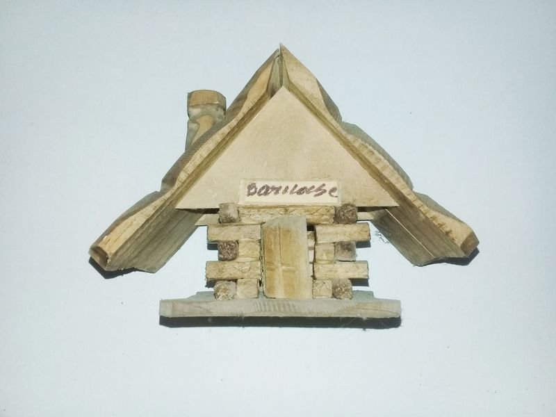 Lote anterior: Modelo de casa de madera decorativa