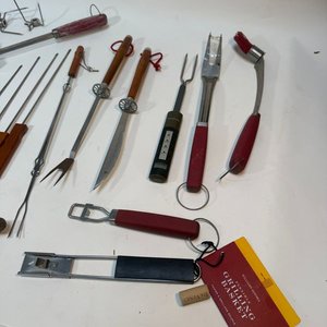 Lote de Utensilios para Parrilla: Pinchos, Cuchillo, Cepillo y Más - imagen 2