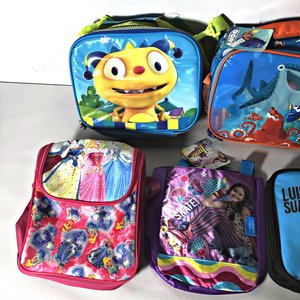 Seis Loncheras Infantiles con Diseños Variados - imagen 2