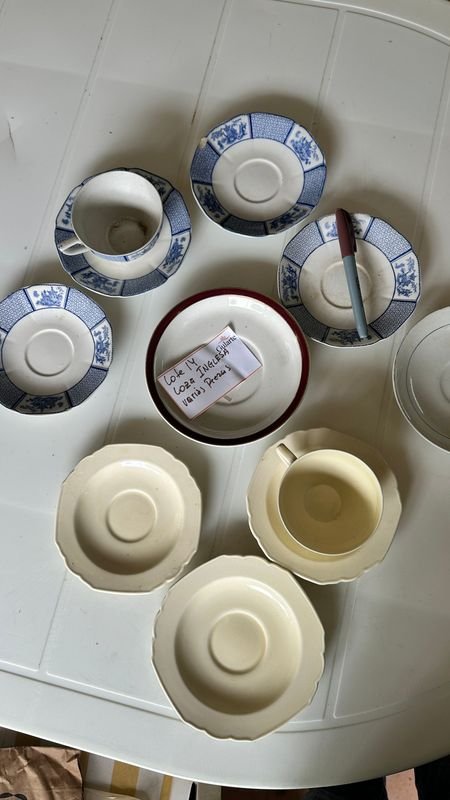 Colección de platos, vasos y accesorios para la mesa - imagen 14