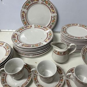 Juego de Porcelana China con Tazas, Platos y Bowls - imagen 8