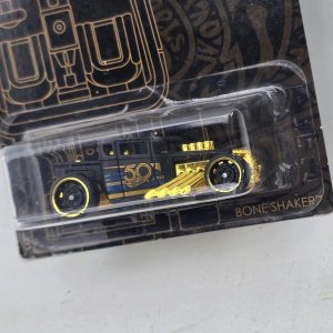 Hot Wheels "Bone Shaker" 50 Aniversario Edición Limitada - imagen 2