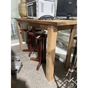 Mesa Mostrador de Aglomerado y MDF con Mínimos Detalles - imagen 1
