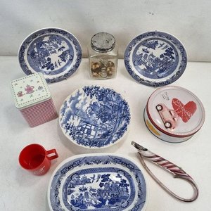 Lote de 9 Piezas: Vajilla Oxford, Tarros, Taza Coca-Cola y Utensilio Metálico - imagen 3