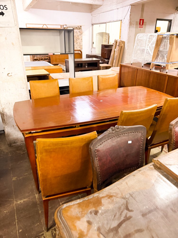 Mesa de Comedor Rectangular con Sillas Estilo Clásico