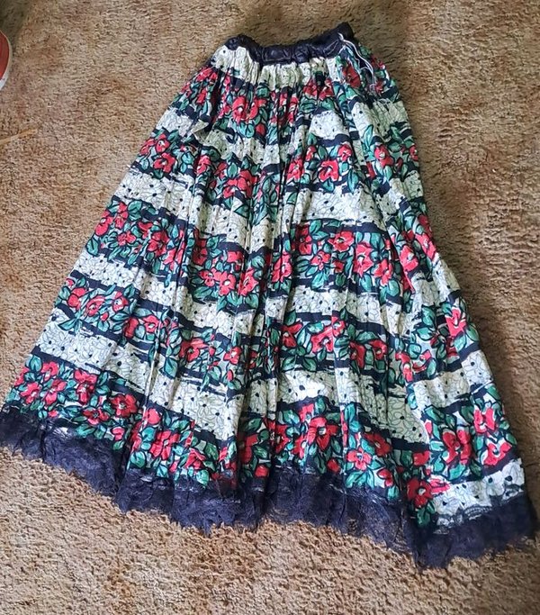 Faldas largas de flamenco en excelente condición - imagen 2
