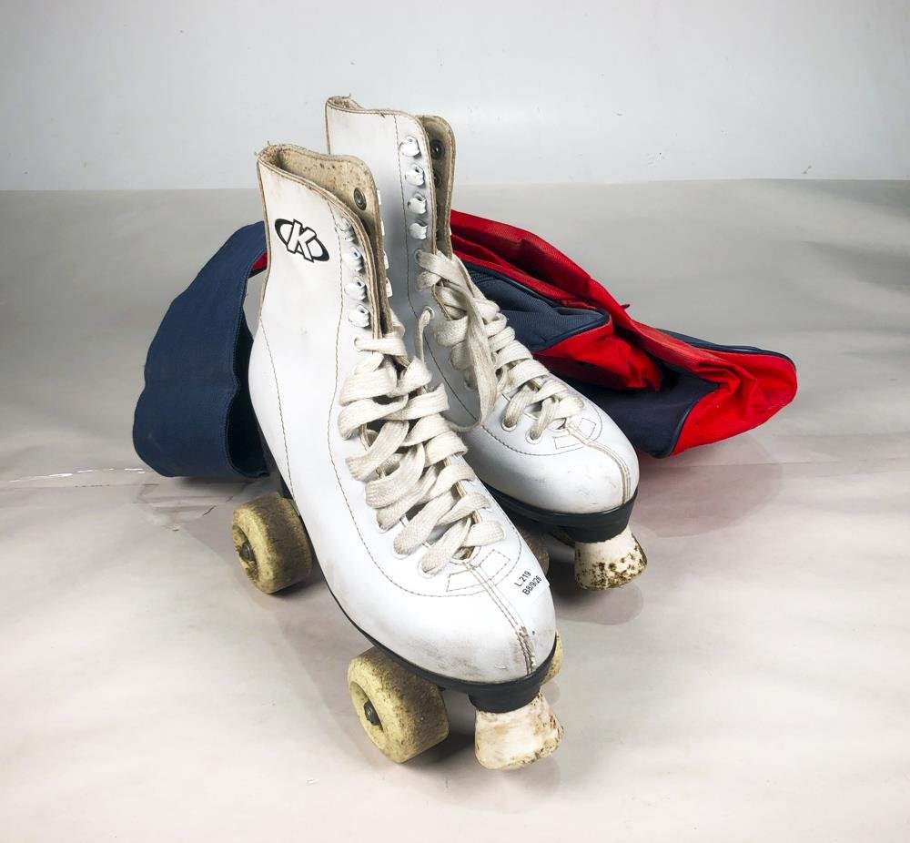 Patines Clásicos Blancos con Bolsa de Transporte
