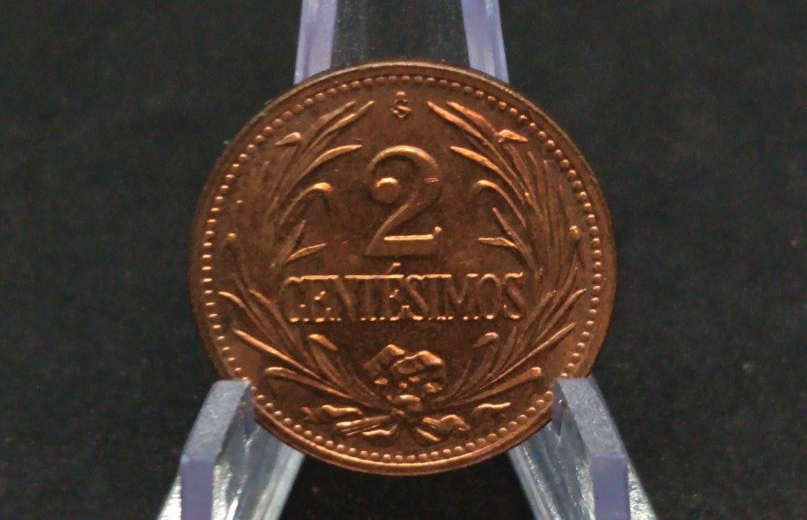Moneda Uruguaya de 2 Centésimos de Cobre de 1945 - Sin Circular
