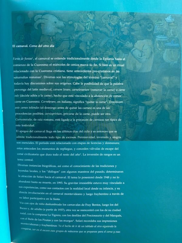 Libro de arte contemporáneo con máscaras y escultura - imagen 6
