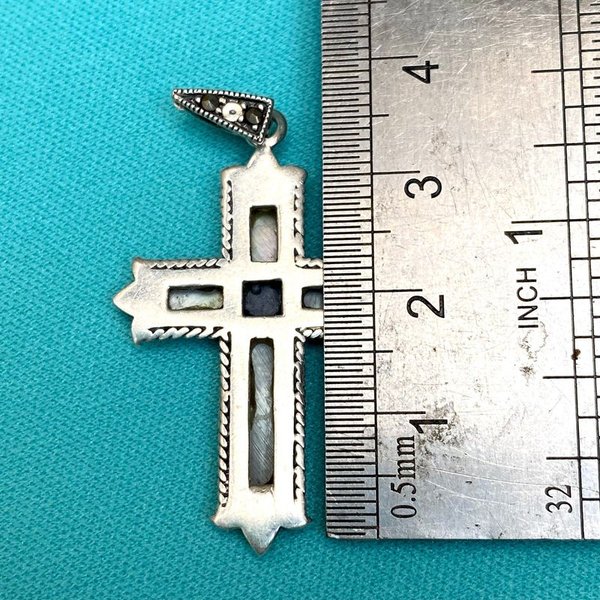 Cruz de plata antigua con detalles en nacar - imagen 4
