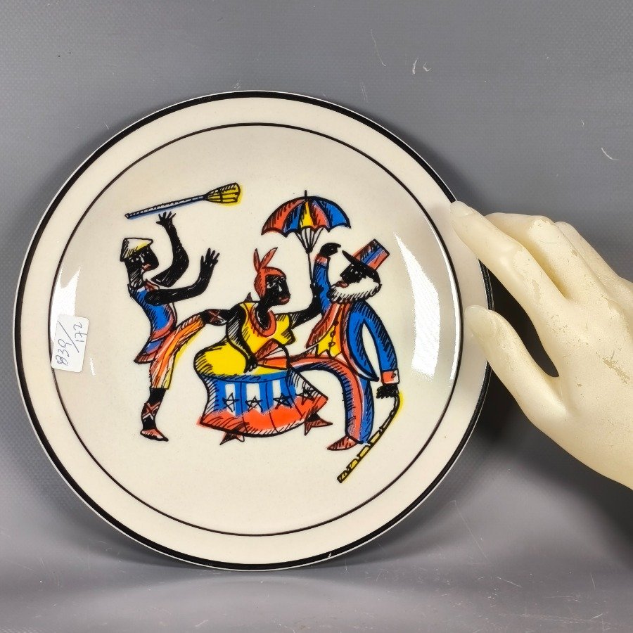 Item 18761 - Image 2