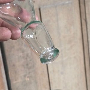 Botellón para Whisky en Cristal Tallado y Licorera de Vidrio con Repujes Metálicos - imagen 5