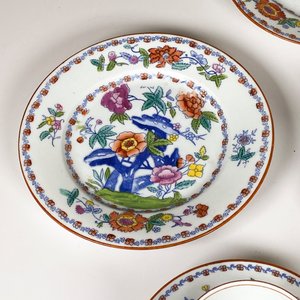Juego de Té de Porcelana: 4 Tazas con Platillos y Platos de Postre - imagen 4