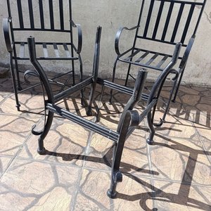 Conjunto de 2 Sillones y Estructura de Mesa de Hierro Negro - imagen 4