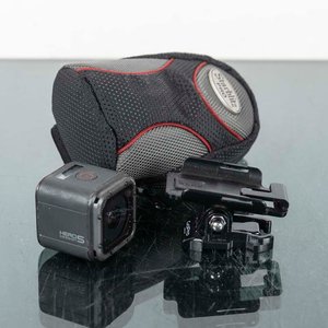 Cámara GoPro Hero5 Session con Estuche y Accesorios - imagen 1
