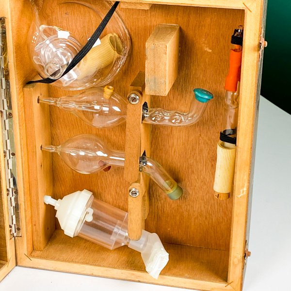 Antigua maquina de uso médico, compresor-aspirador HARION francés - imagen 4