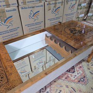 Mesa Ratona Vintage con Bar Interior y Diseño Náutico - imagen 4