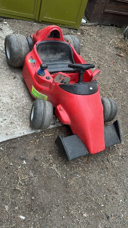 Auto para niño rojo juguete en buen estado - imagen 1
