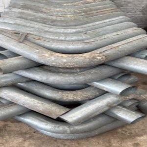 Lote siguiente: Lote de 84 Curvas Galvanizadas de 110mm para Construcción