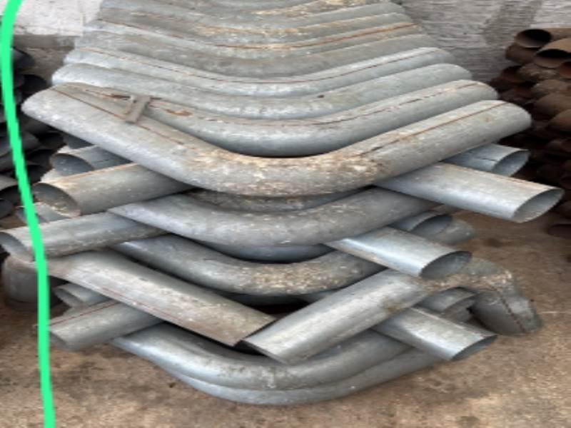 Lote de 84 Curvas Galvanizadas de 110mm para Construcción