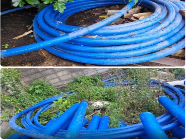 Rollos de Caños Plásticos Azules (PVC)
