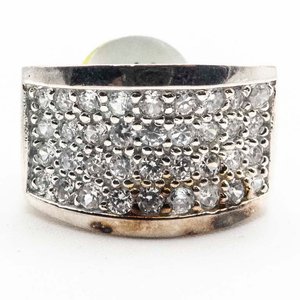 Lote anterior: Anillo con Circonias y Detalles Metálicos