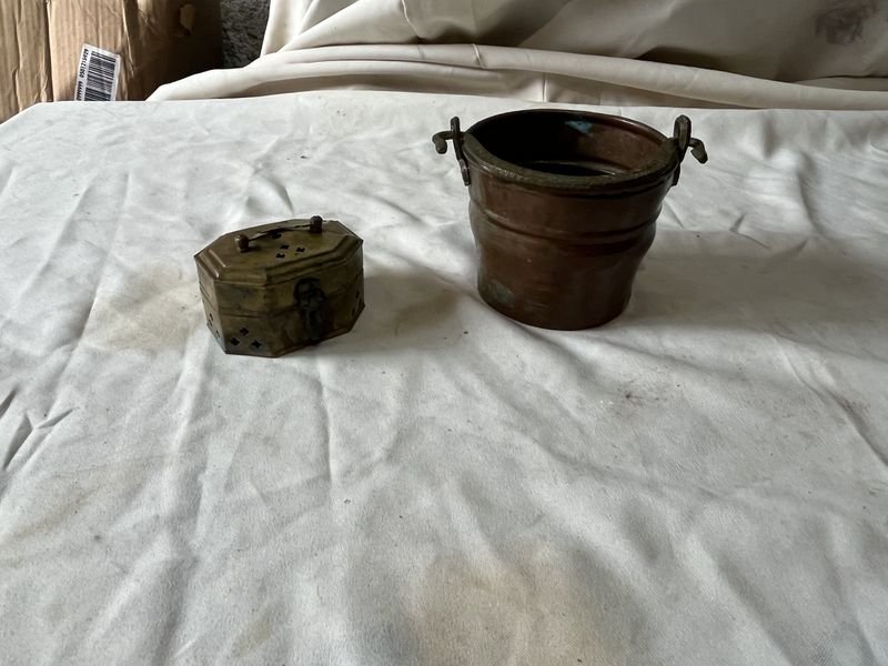 Lote siguiente: Hielera de cobre y bronce e incensario para los incensios