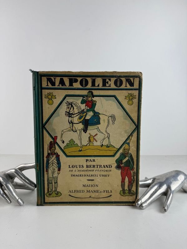 Libro Histórico sobre Napoleón, con ilustraciones de Albert Uriet