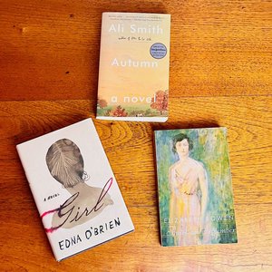 Lote siguiente: Trilogía de Novelas Contemporáneas: The Last September, Girl y Autumn