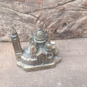 Lote de 4 Adornos Coleccionables: Mitad del Mundo, Basílica Sacré-Cœur, Virgen María y Faro - imagen 4