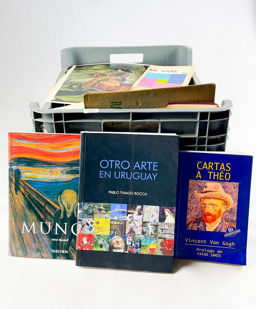 Lote anterior: Lote de libros y arte en Uruguay