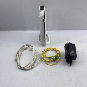 Router ZTE de Fibra Óptica con Cargador y Cables - imagen 4